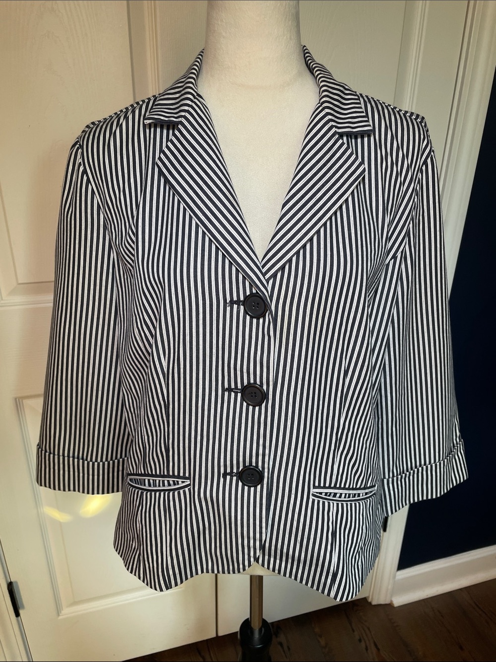 dressbarn Black and White Striped Blazer 3/4 Cuffed Sleeves Size Large